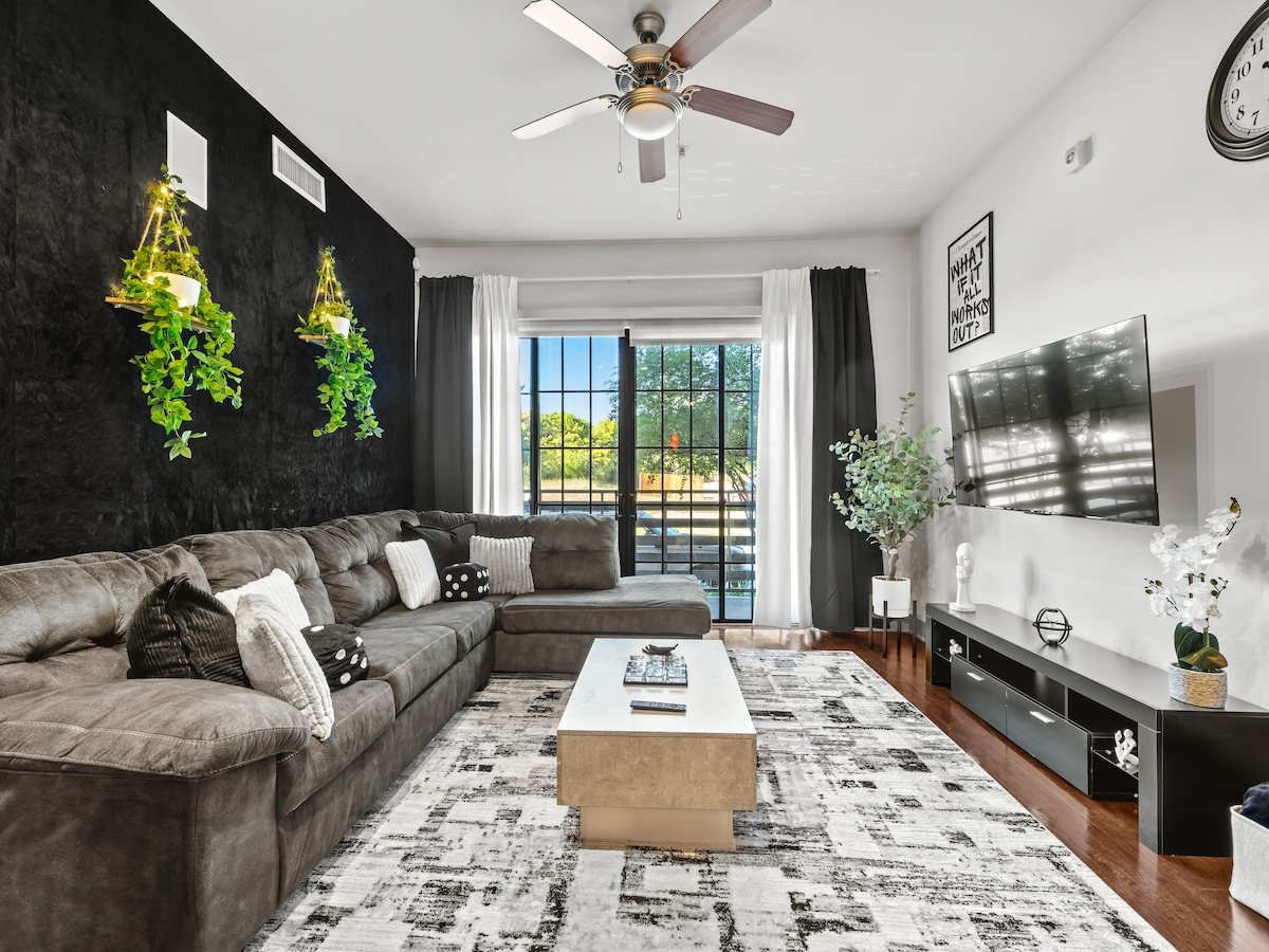 Climb and Muse Lux — living room